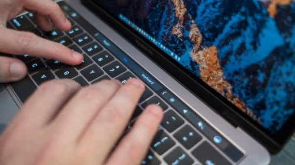 Apple отложила MacBook Pro 16: Проблемы с клавиатурой?